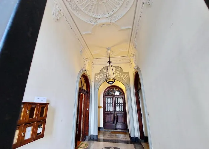Cavour 2 Bedrooms Apartment